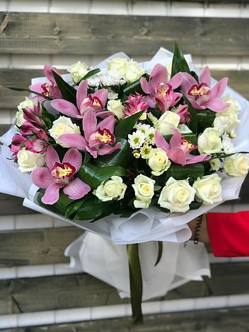 Букет цветов из: Розы и Хризантемы в Аксёново-Зиловском