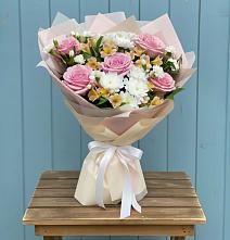 Букет цветов из:  Гвоздики, Орхидеи и Розы в Аксёново-Зиловском