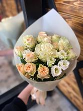Букет цветов из:  Розы и Лизиантусы #REPLACE_PRED# Аксёново-Зиловском
