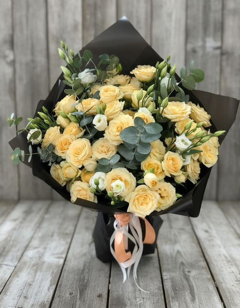 Букет цветов из: Розы и Лизиантусы в Аксёново-Зиловском