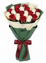 Букет Микс из красных и белых роз в Аксёново-Зиловском