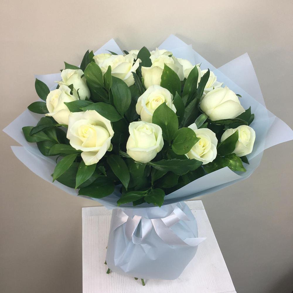 Букет 15 Белых роз Проуд в Аксёново-Зиловском