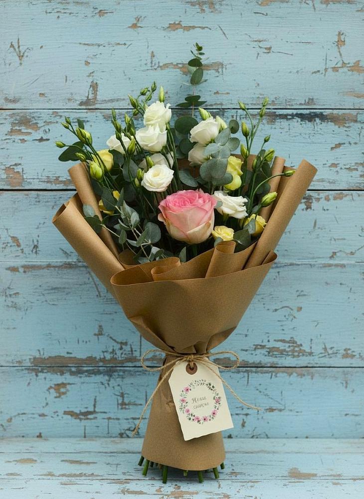 Букет цветов из: Розы и Лизиантусы в Аксёново-Зиловском