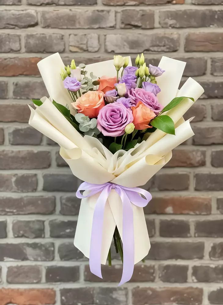 Букет цветов из: Лизиантусы и Розы в Аксёново-Зиловском