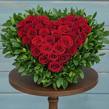 Цветочная композиция из Розы в виде сердца в Аксёново-Зиловском