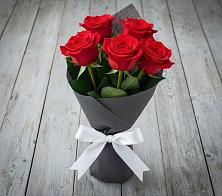 Букет 5 Красных роз Эдлесс Лав в Аксёново-Зиловском