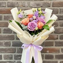 Букет цветов из:  Лизиантусы и Розы в Аксёново-Зиловском