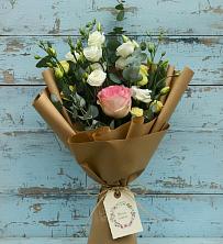 Букет цветов из:  Розы и Лизиантусы в Аксёново-Зиловском